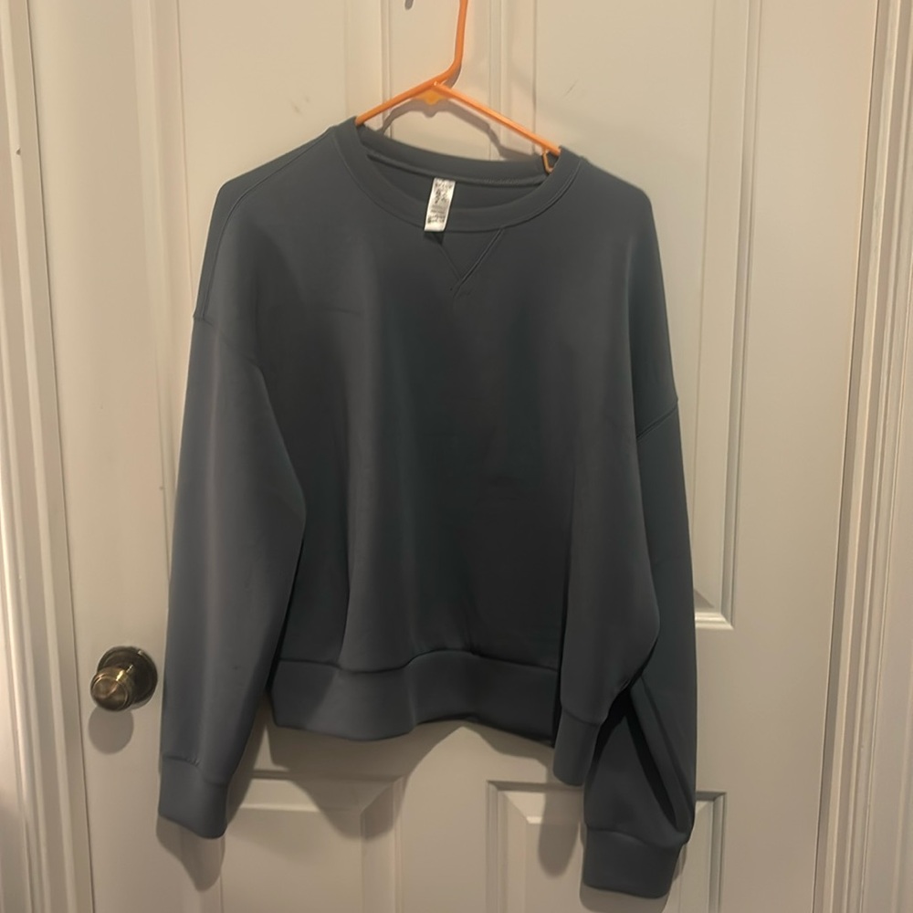 SpANX grey top.   Long sleeve.
